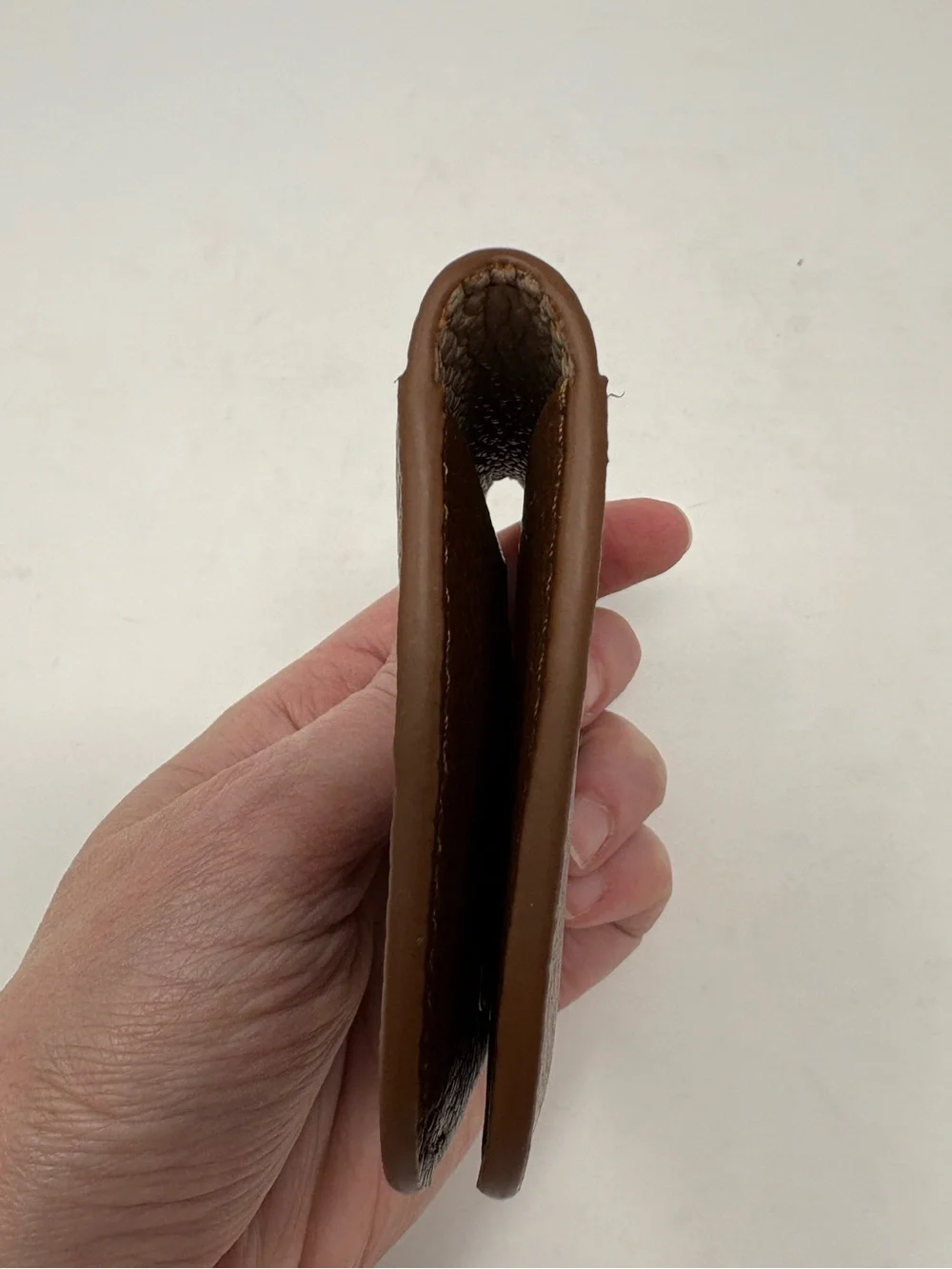 Cuyana Leather Fold Cardholder Dark Chestnut Brown SLG Minimalist Slim Snap